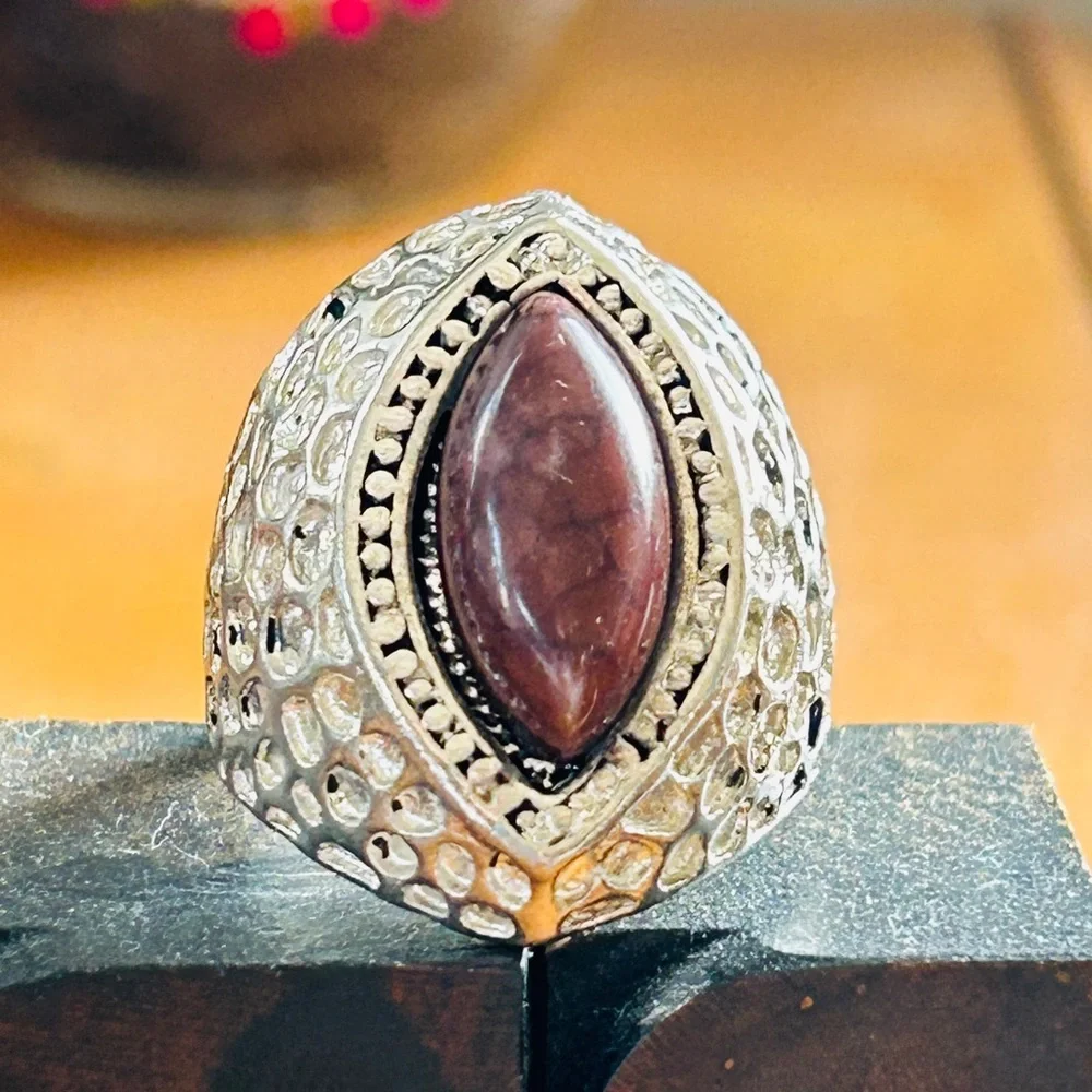 Vintage honeycomb band ring (size 9.5)
